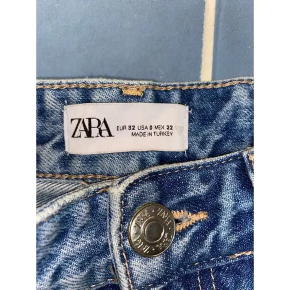 Zara Distressed Denim Jeans Light Wash Size 0 Wide Leg Zip Front Frayed hem - Picture 3 of 3